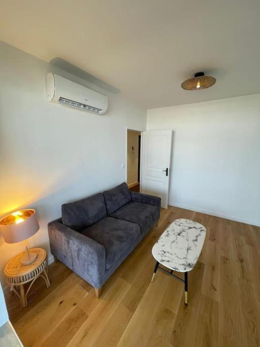 Penthouse / 2 Bedrooms In City Center Of Angers Kültér fotó